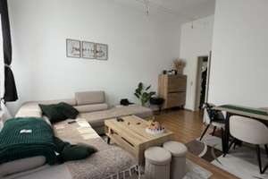 Altbau-Charme pur: 2-Zimmer-Wohnung mit Balkon mitten in Augsburg – kurzfristig bezugsfrei- – Volkhartstraße 18, 86152 Georgs- und Kreuzviertel, Augsburg – Vorschaubild 7
