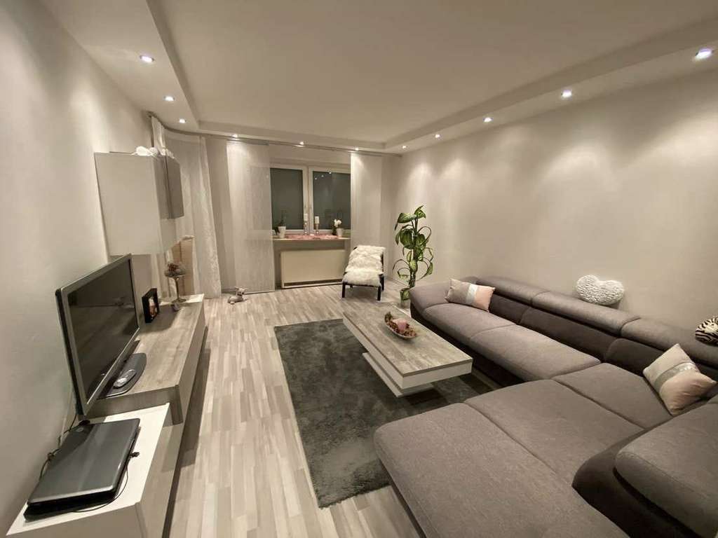 Vermietete 3-Zimmer Wohnung Komplett renoviert mit EBK und Balkon