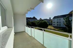 *Balkonwohnung*modernisiert*Wannenbad*gedämmtes Haus*ruhige Lage*