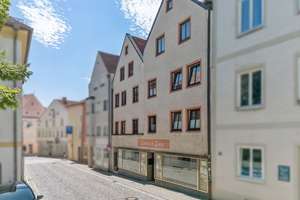 Attraktives Wohn-/ und Geschäftshaus im Herzen von Eichstätt – Die vollständige Adresse der Immobilie erhältst du vom Anbieter., 85072 Eichstätt – Vorschaubild 1