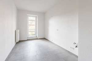 Mit Balkon & Wannenbad: 2,5-Zimmer-Wohnung in denkmalgeschütztem Altbau – Wiederitzscher Straße 25, 4155 Leipzig – Vorschaubild 3