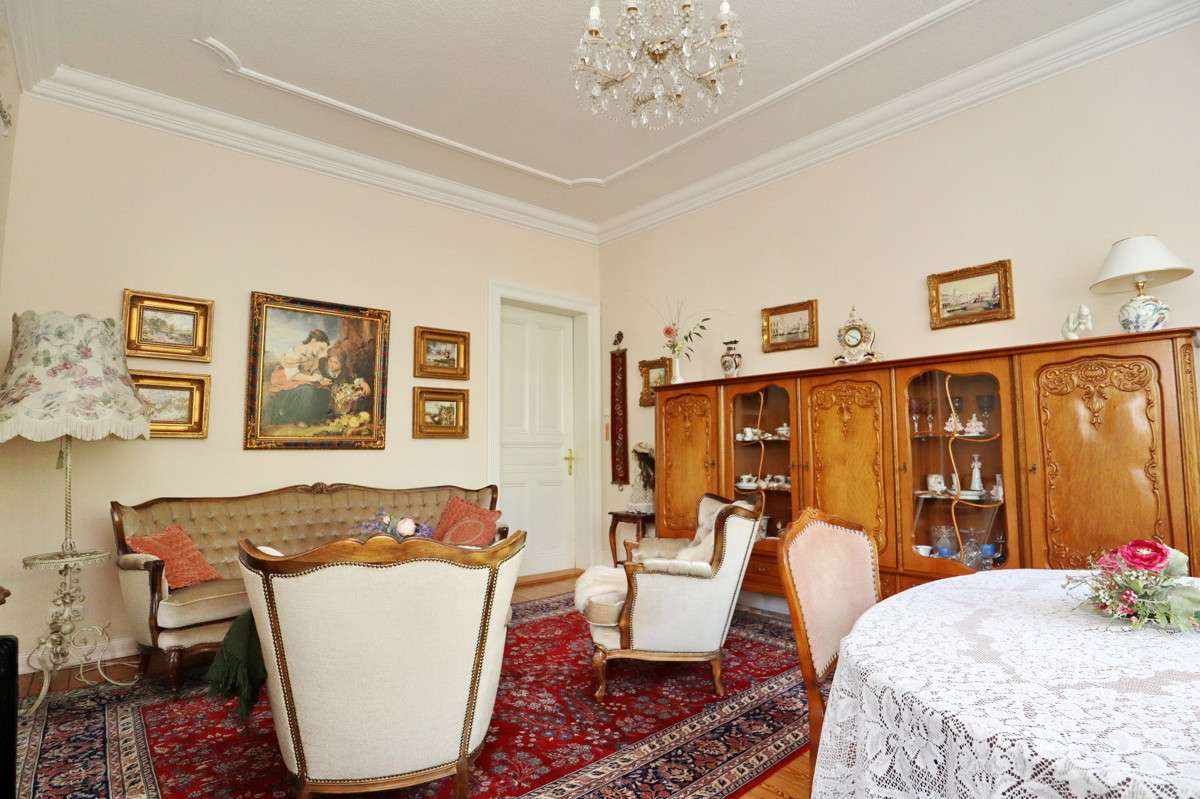 Immobilie in Kellinghusen - Stilvolle und großzügige Altbauvilla in Kellinghusen – als Ein- oder Zweifamilienhaus nutzbar - Bild 6