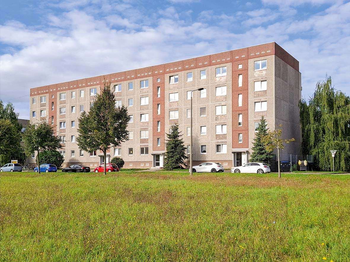 Mehrfamilienhaus mit 40 Wohnungen, Anhalt Bitterfeld Kreis – Bild 1