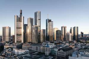 Opernblick: Luxuriöse 3-Zimmer-Wohnung in Bestlage von Frankfurt (EBK, TG, Balkon) – 60315 Innenstadt, Frankfurt am Main – Vorschaubild 2