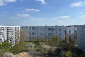 Zuhause ankommen – gemütliche Wohnung mit Aufzug und Balkon! – Ahrenshooper Straße 14, 13051 Neu-Hohenschönhausen, Berlin – Vorschaubild 3