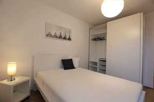 Stilvolle, vollständig renovierte 1,5-Raum-Wohnung mit Balkon und Einbauküche in Düsseldorf – Fleher Str. 68, 40223 Düsseldorf – Vorschaubild 2