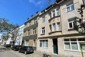 Provisionsfrei in Köln-Sülz: Vermietetes Apartment mit ausgebautem Dachgeschossbereich