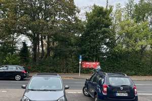 Komplett frei! Entkernt! Hohe Decken!  3-4 Parteienhaus! Provisionsfrei!
Erweiterbar auf 390 qm Wfl – Niehler Str. 432, 50735 Niehl, Köln – Vorschaubild 4