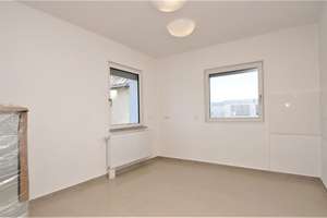 FREE STANDING HOUSE! Refurbished in 2021 with approx. 200 m², garden, garage, 11km from Clay Kaserne – Die vollständige Adresse der Immobilie erhältst du vom Anbieter., 65199 Dotzheim, Wiesbaden – Vorschaubild 6
