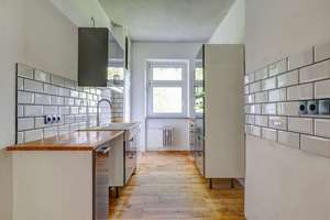 Renovierungsbedürftige, sehr gut geschnittene und helle 3 Zimmerwohnung – Die vollständige Adresse der Immobilie erhältst du vom Anbieter., 12105 Tiergarten, Berlin – Vorschaubild 3