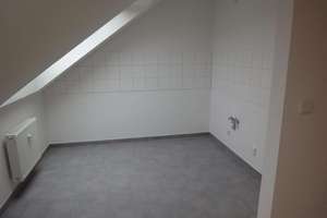 "Wohnen im DG -frei ab 1.6. "  Moderne Ausstattung + sonniger Balkon – Wartburgstraße 14, 9126 Bernsdorf, Chemnitz – Vorschaubild 3