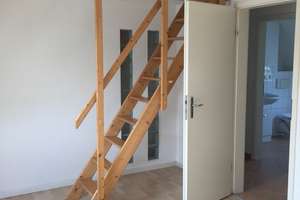 Gepflegte DG-Wohnung  55 m² Nfl. (ca. 45m² Wfl.) 2 Ebenen,  Wellingdorf – Die vollständige Adresse der Immobilie erhältst du vom Anbieter., 24148 Ellerbek, Kiel – Vorschaubild 2
