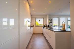 Maisonettewohnung mit vier Zimmern, Galerie und Balkon im Rathausviertel – 46236 Stadtmitte, Bottrop – Vorschaubild 3