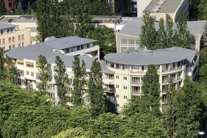 Westend: Moderne 2-Zimmerwohnung mit Balkon und Tiefgarage