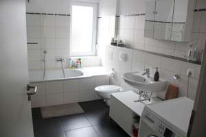 Topsanierte 2 Zimmer Wohnung auf 60m² in Nürnberg mit Bad neu uvm.! – Die vollständige Adresse der Immobilie erhältst du vom Anbieter., 90441 Schweinau, Nürnberg – Vorschaubild 3