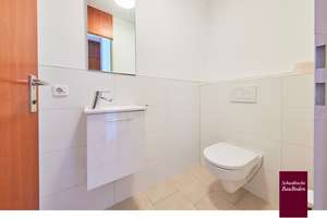Stuttgart-Botnang: Attraktive 3,5-Zi.-Wohnung im 6. OG, Terrasse/Loggia, Parkett & Einbauküche +++ – Belaustraße 18A, 70195 Botnang-Süd, Stuttgart – Vorschaubild 25