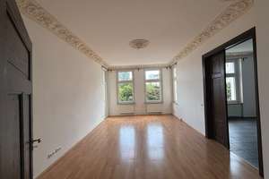 Altbauwohnung mit Balkon, Stuck und vielseitigem Grundriss|Tageslichtbad|Balkon|Gäste-WC
