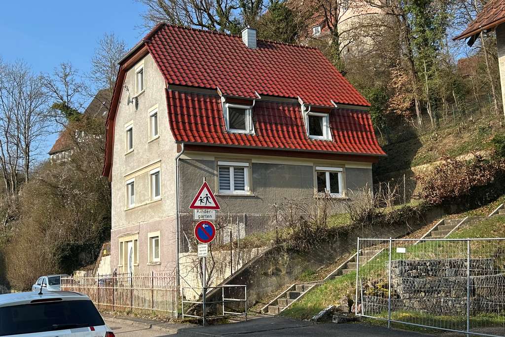 Immobilie in Möckmühl - Viel Raum zum Leben! Großes Haus mit viel Platz und tollen Möglichkeiten! - Bild 0