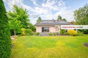 IMMOBERLIN.DE - Sympathischer Bungalow mit idyllischem Südgarten nahe Falkenhagener See & Ortszentru – Havelland (Kreis) – Vorschaubild 1