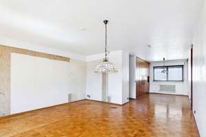 Voller Möglichkeiten: 3,5 Zimmer mit Südbalkon, Garage und Platz für neue Wohnideen – Die vollständige Adresse der Immobilie erhältst du vom Anbieter., 70439 Stammheim-Mitte, Stuttgart – Vorschaubild 4