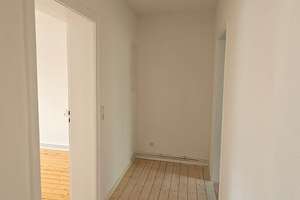 Kernsaniert: Neues Bad, neue Küche, echter Holzdielenboden — bezugsfertig für Singles, Paare o. WG – Juister Weg 10, 30163 List, Hannover – Vorschaubild 6