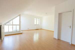 Charmantes Apartment mit privater Dachterrasse + TG-Parker – Die vollständige Adresse der Immobilie erhältst du vom Anbieter., 81929 Daglfing, München – Vorschaubild 7