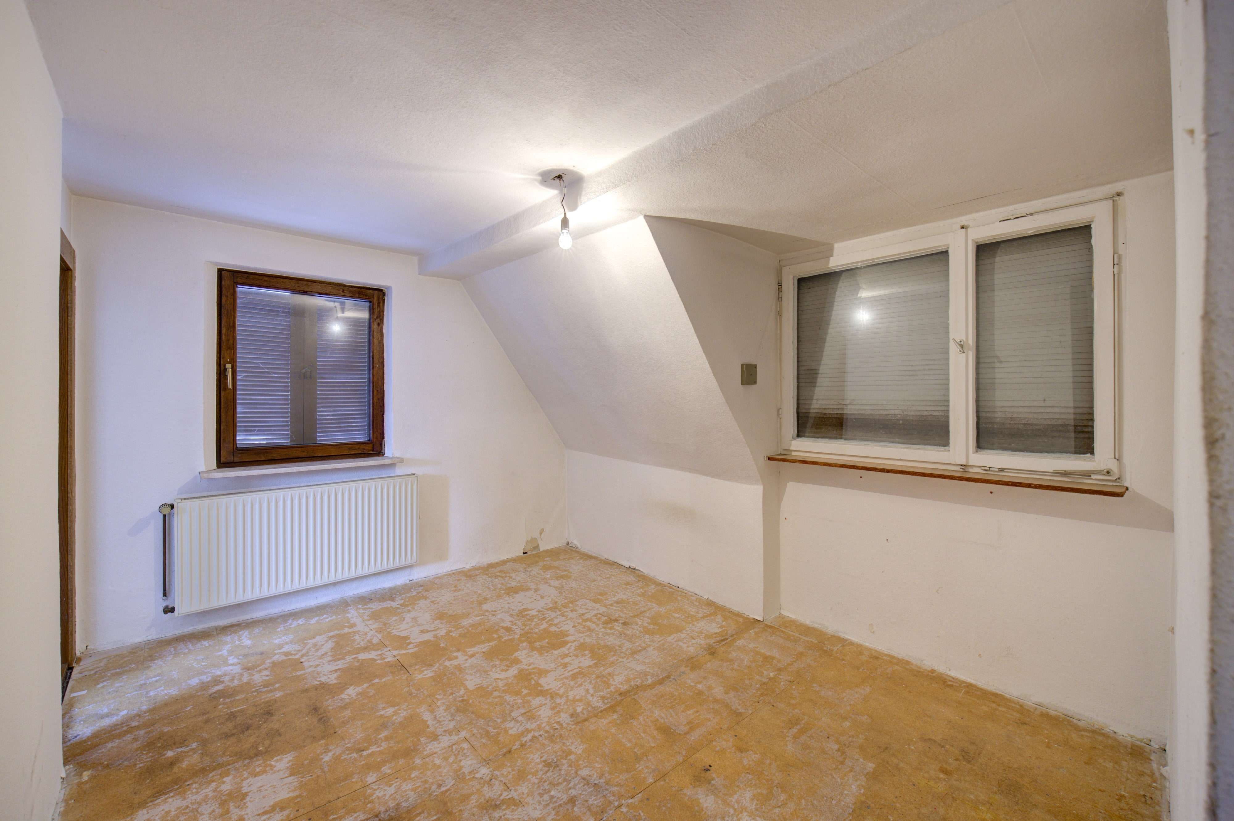 Immobilie in Lauf an der Pegnitz - Haus mit Zukunft: Sanieren oder Neubauen? - Bild 1