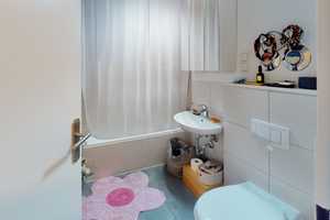 Helle und geräumige 1-Zimmer-Wohnung mit Balkon und Einbauküche in Hannover – Blumenauer Straße 6, 30449 Hannover – Vorschaubild 1