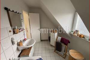 **huesch-immobilien.de**
Charmante 2-Zimmer-Dachgeschosswohnung in Essen-Bergerhausen – Die vollständige Adresse der Immobilie erhältst du vom Anbieter., 45136 Bergerhausen, Essen – Vorschaubild 15