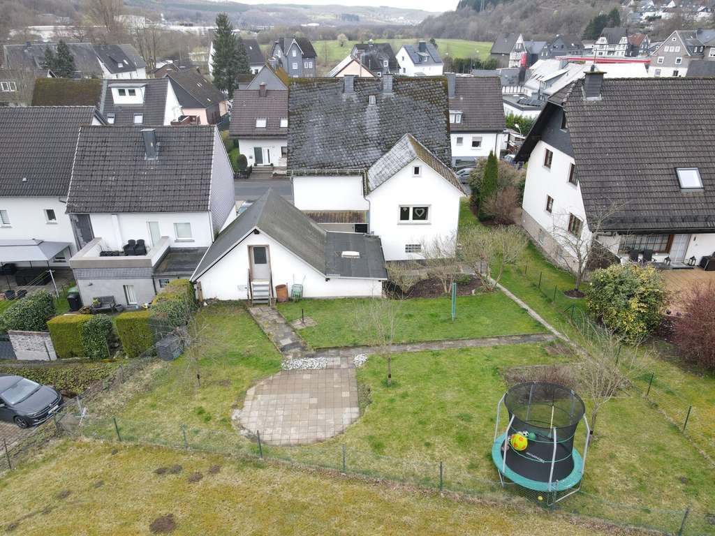 Immobilie in Netphen - VR Immo: Charmantes Einfamilienhaus im Herzen von Netphen - Bild 3