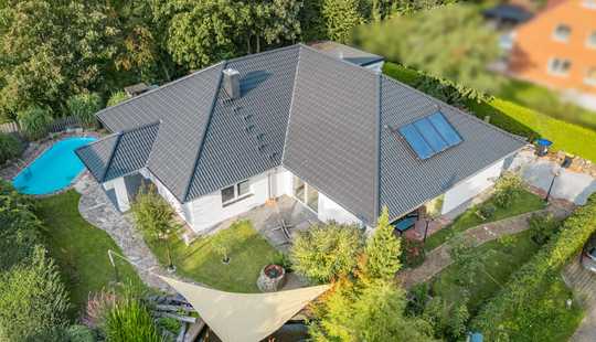 Bild von Modern Living in Uetze! Bungalow mit Pool, Sauna & Dachstudio