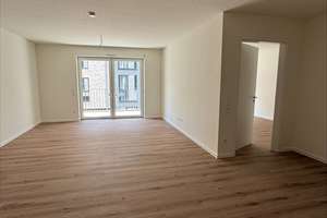 Großzügige 2-Zimmer Wohnung im Obergeschoss !