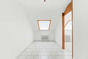++ Wohnen mit Weitblick: Großzügige 4-Zimmer- Eigentumswohnung mit Balkon in Stuttgart-Rohr ++ – 70565 Rohr, Stuttgart – Vorschaubild 3