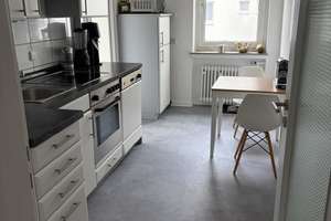 Schöne 2-Zimmer-Wohnung mit Balkon direkt in Düsseldorf-Oberkassel, nur wenige Schritte vom Rhein – Die vollständige Adresse der Immobilie erhältst du vom Anbieter., 40545 Oberkassel, Düsseldorf – Vorschaubild 2