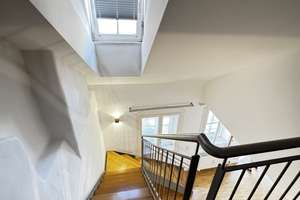 Maisonette-Wohnung mitten in der Altstadt von Regensburg, in Richtung Innenhof – Spiegelgasse 2, 93047 Innenstadt, Regensburg – Vorschaubild 2