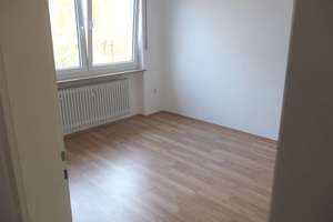 Einfach einziehen: 3 Zi.,sonnig,hell,Lift,kl. Blk.,Südseite,fast barrierefrei - Nürnberg-Wöhrd – Künhoferstraße 999999, 90489 Veilhof, Nürnberg – Vorschaubild 5