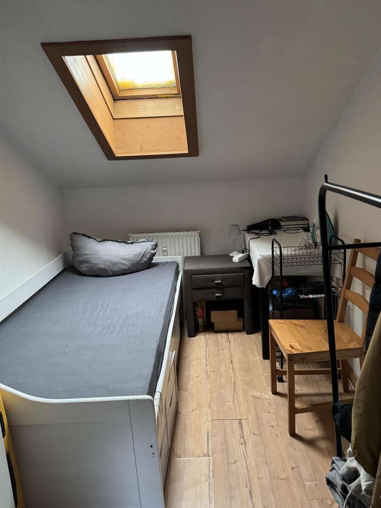 Immobilie in Garmisch-Partenkirchen - Sie suchen die perfekte Kapitalanlage? Gemütl. 2,5 Zi. DG-Whg mit Wohnküche - Bild 4