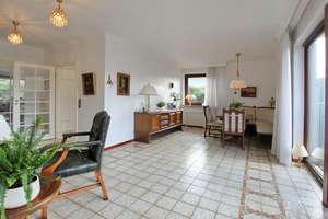 großes, helles Haus am Waldrand zwischen Sasel und Volksdorf – Die vollständige Adresse der Immobilie erhältst du vom Anbieter., 22393 Sasel, Hamburg – Vorschaubild 2