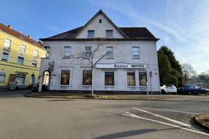 Mehrfamilienhaus mit Gewerbe, Lagerhalle und großem Grundstück – Entwicklungspotenzial
