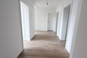Helle, modern kernsanierte 4,5-Zimmer-Wohnung mit großem Balkon im 1. OG in Duisburg-Kaßlerfeld – Auf der Höhe 5, 47059 Kaßlerfeld, Duisburg – Vorschaubild 2