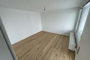 Helle und Geräumige 4-Zimmer-Wohnung in Karlsruhe Weststadt mit Balkon – Kriegsstraße 191, 76135 Weststadt, Karlsruhe – Vorschaubild 8