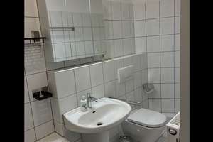 Möbliert auf Zeit: 2-Zimmer-Altbau Altstadt, ruhige Seitenstraße, 5 Min zum Rhein – 40213 Altstadt, Düsseldorf – Vorschaubild 6