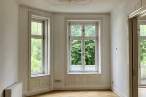 Großzügiger Stilaltbau mit schönem Ausblick und zwei Balkonen – Die vollständige Adresse der Immobilie erhältst du vom Anbieter., 22087 Hohenfelde, Hamburg – Vorschaubild 2