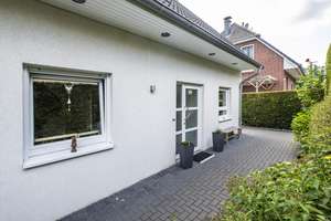 Provisionsfrei! - Von Privat: Helles Einfamilienhaus freistehend in zweiter Reihe – Die vollständige Adresse der Immobilie erhältst du vom Anbieter., 22399 Poppenbüttel, Hamburg – Vorschaubild 45