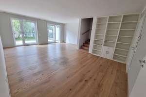 Modernes Familienhaus mit Dachterrasse in Regensburg-Burgweinting – einziehen und zuhause ankommen – Die vollständige Adresse der Immobilie erhältst du vom Anbieter., 93053 Burgweinting-Harting, Regensburg – Vorschaubild 1