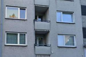 **Attraktives MFH mit 6 Wohneinheiten, Balkonen & Ausbaureserve im Dachgeschoss** – Neviandtstraße 49, 42117 Elberfeld, Wuppertal – Vorschaubild 1