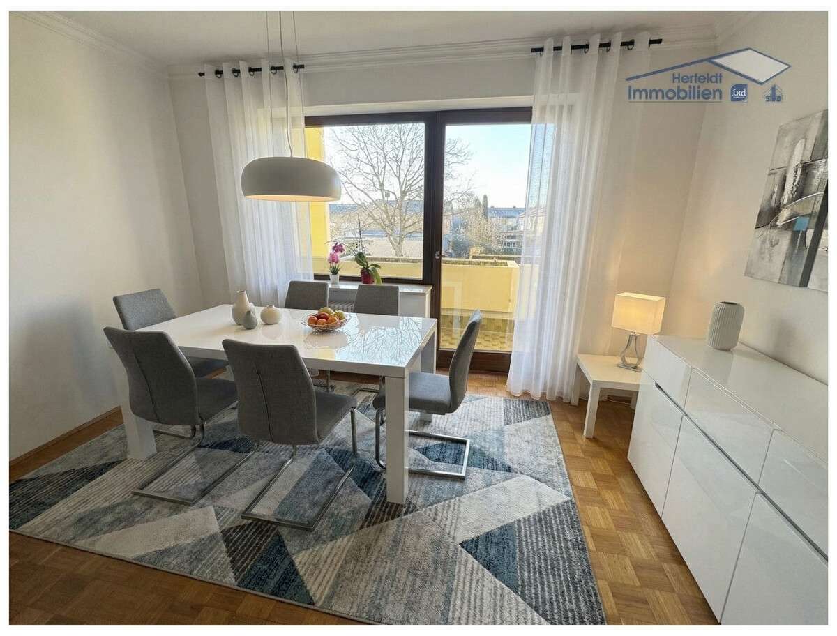 Immobilie in Kaufering - Modernisierte 3-Zimmer-Wohnung mit Süd-Balkon und TG-Stellplatz in zentraler Lage - Bild 2
