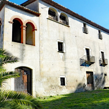 Exklusives Anwesen aus dem 15. Jahrhundert zum Verkauf im Baix Empordà