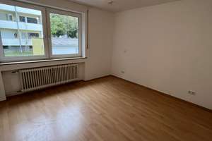 Modernisierte 2-Zimmer-Wohnung mit zwei Balkonen und Blick ins Grüne in Untergiesing – Die vollständige Adresse der Immobilie erhältst du vom Anbieter., 81543 Siebenbrunn, München – Vorschaubild 3