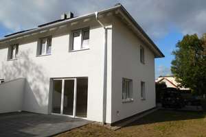 Doppelhaus mit Südterrasse in Berlin, Mahlsdorf (Hellersdorf)